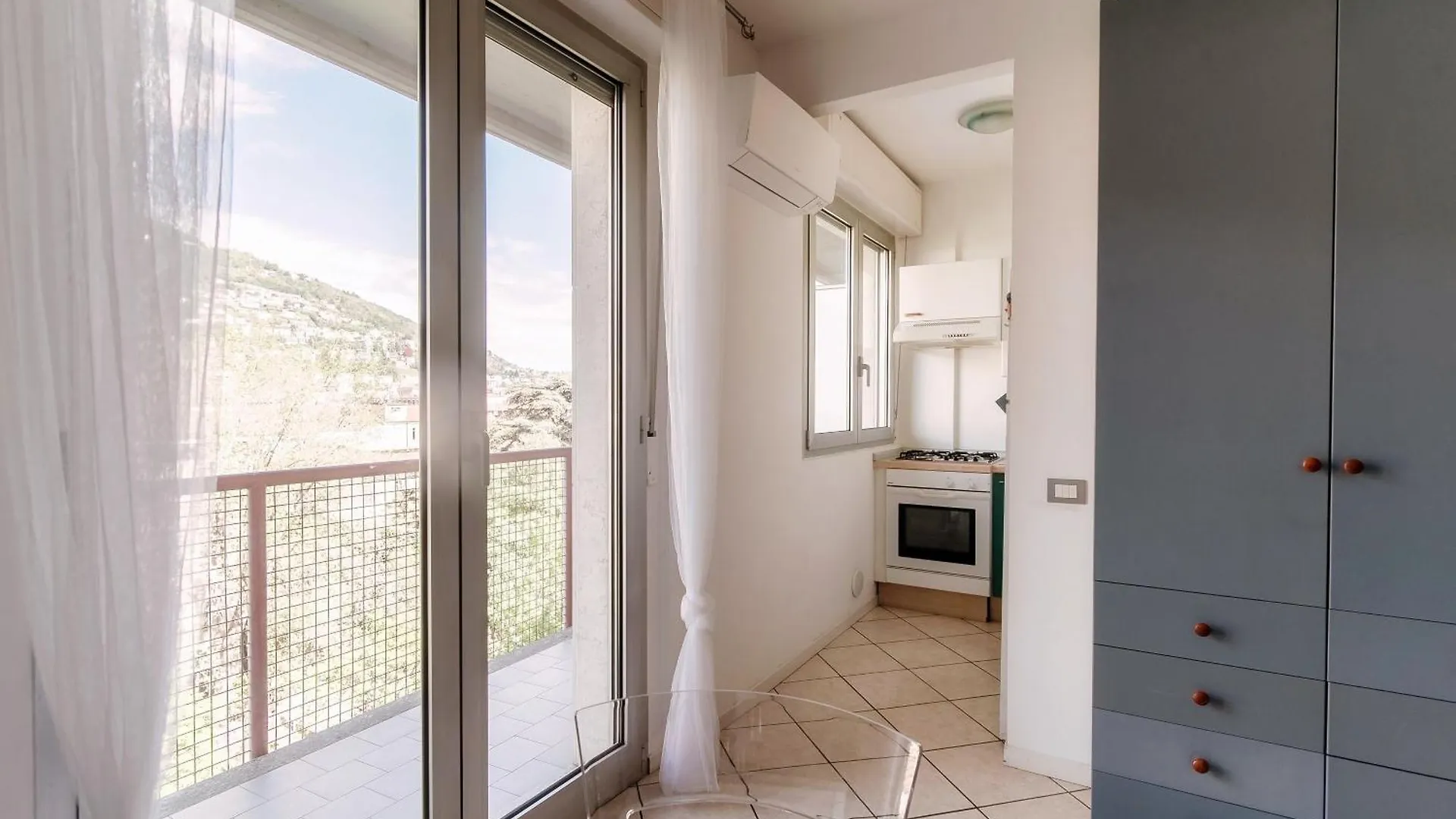 Apartament Tiny Blue - By Myhomeincomo